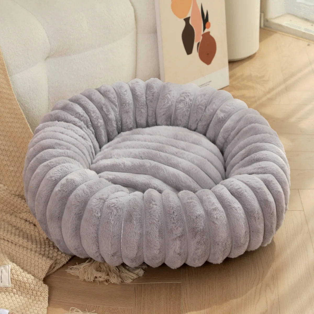 Cozy Round Pet Bed for Large Dogs and Cats