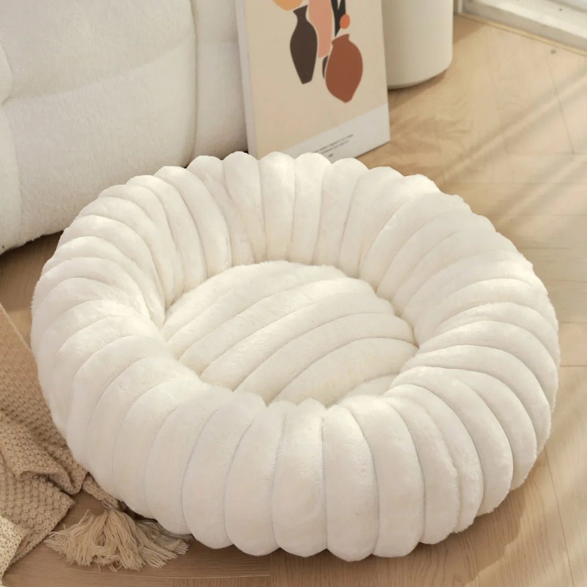Cozy Round Pet Bed for Large Dogs and Cats