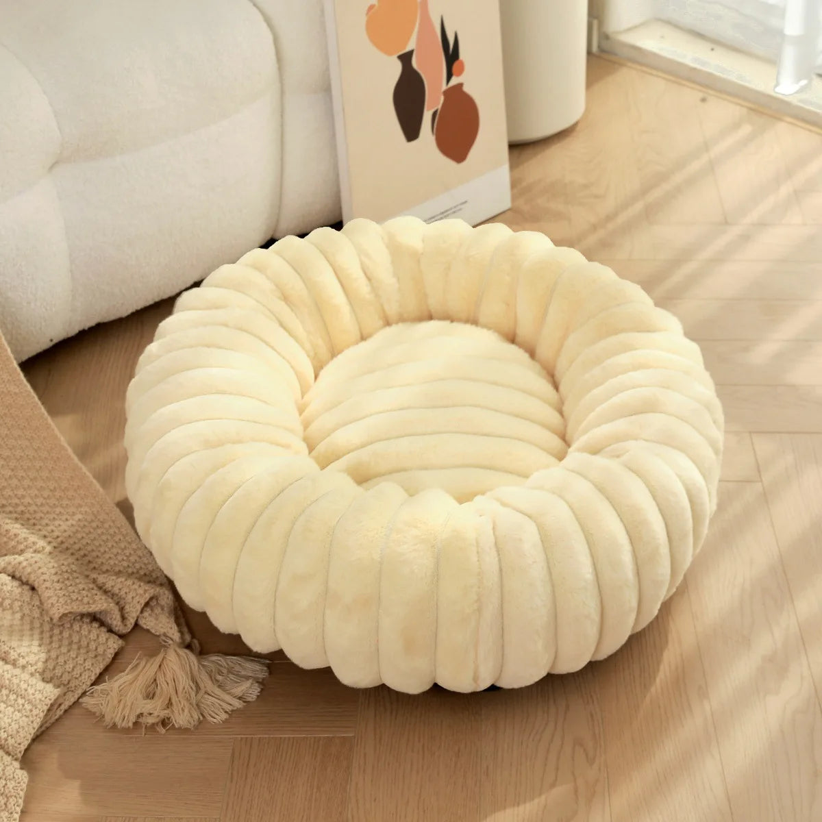 Cozy Round Pet Bed for Large Dogs and Cats